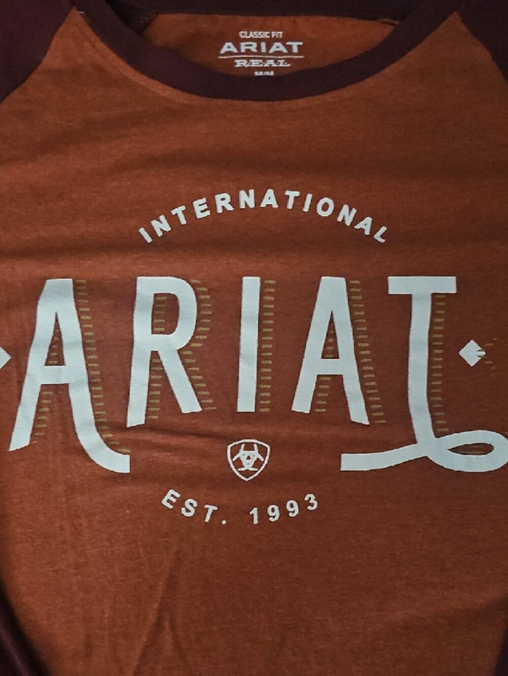 Ariat Two-Tone Long Sleeve Logo Tee - Rust & Maroon - Picture 4 of 5